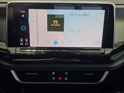 2025 Volkswagen Atlas Cross Sport 2.0T SEL R-Line Black