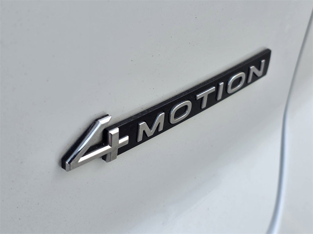 2024 Volkswagen Atlas Cross Sport 2.0T SEL R-Line