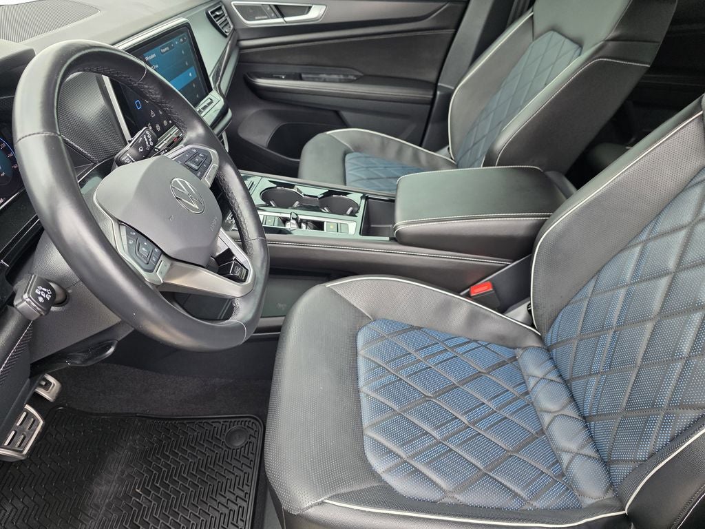 2025 Volkswagen Atlas Cross Sport 2.0T SEL Premium R-Line