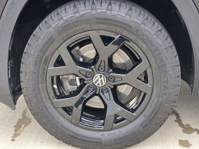 2024 Volkswagen Atlas 2.0T Peak Edition SEL