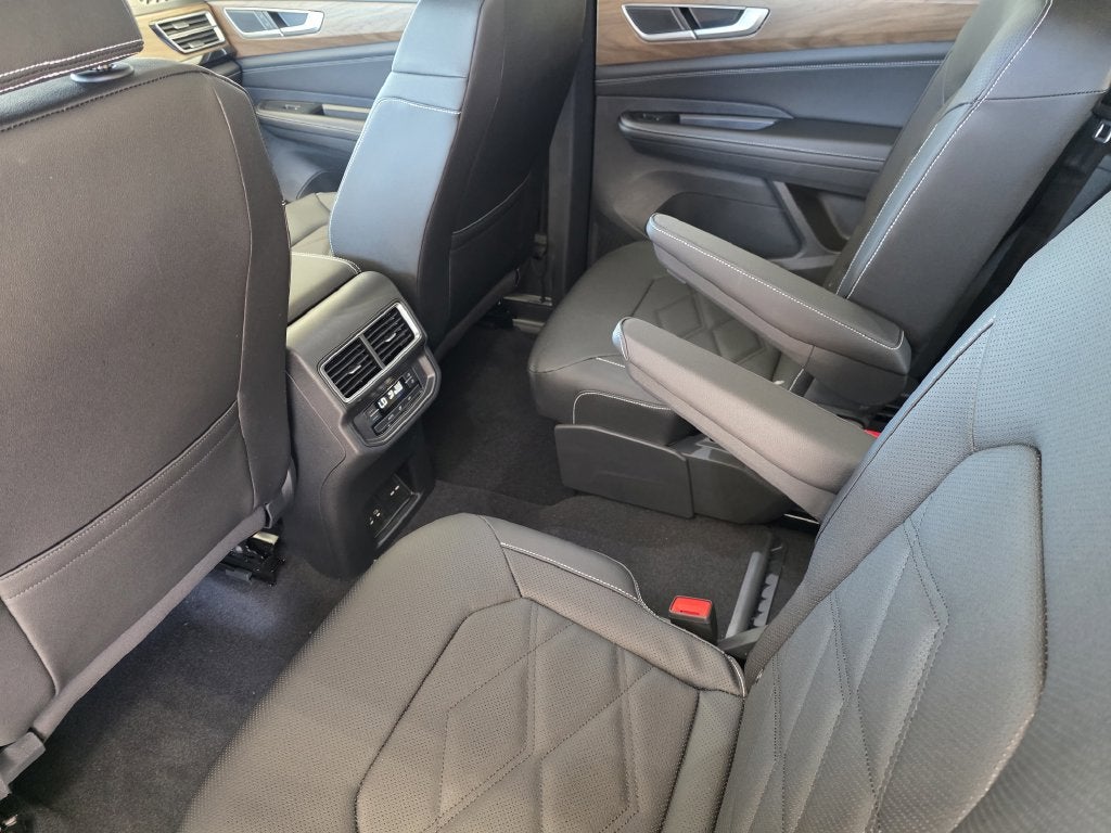 2026 Volkswagen Atlas SE w/Technology
