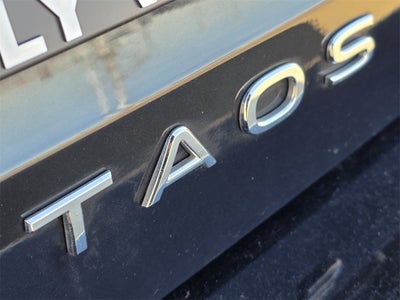 2025 Volkswagen Taos 1.5T SE Black