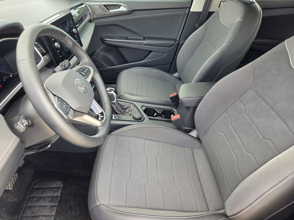 2025 Volkswagen Taos 1.5T SE Black