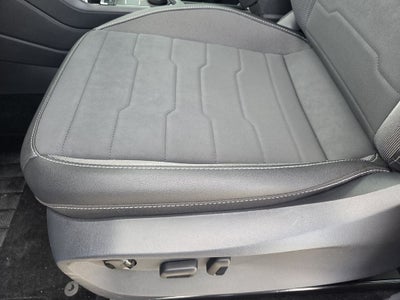 2025 Volkswagen Taos 1.5T SE Black