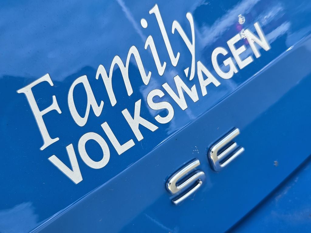 2025 Volkswagen Taos 1.5T SE Black