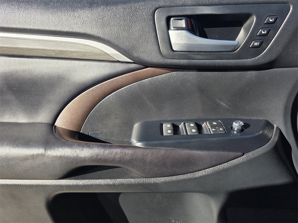 2017 Toyota Highlander Limited