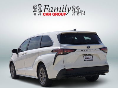 2021 Toyota Sienna LE 8 Passenger