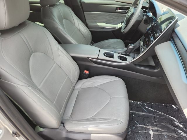 2021 Toyota Avalon Hybrid Limited