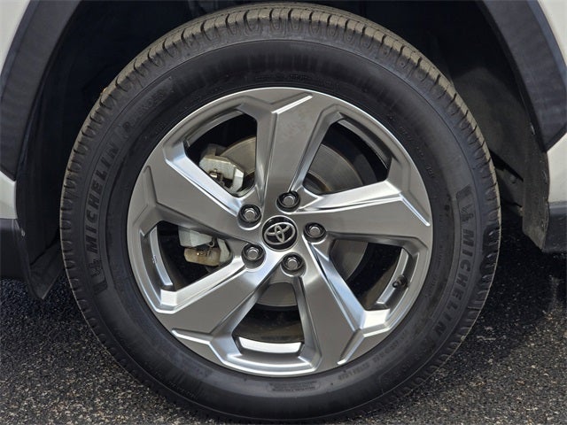 2021 Toyota RAV4 Hybrid XLE Premium