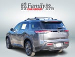 2023 Nissan Pathfinder SV