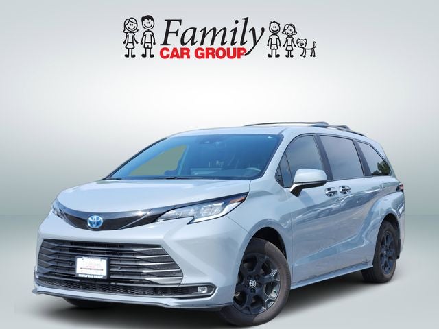2025 Toyota Sienna Woodland Edition