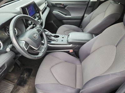 2024 Toyota Highlander LE