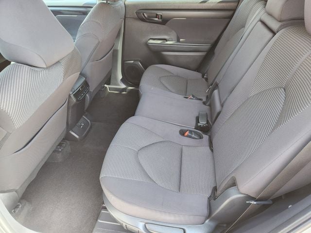 2025 Toyota Highlander LE