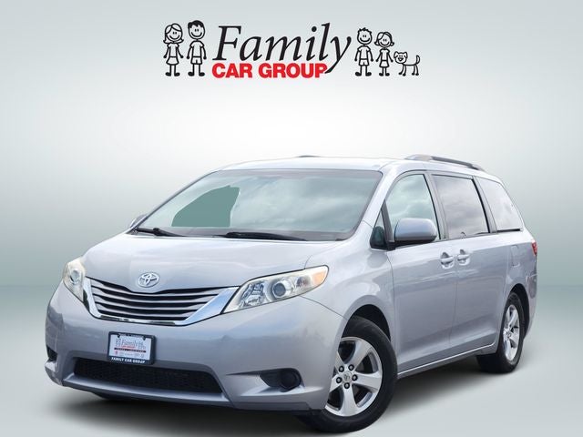 2015 Toyota Sienna LE 8