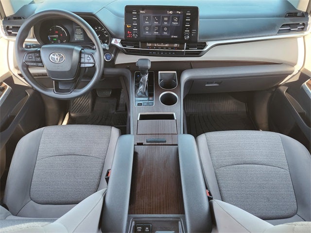 2022 Toyota Sienna LE 8 Passenger