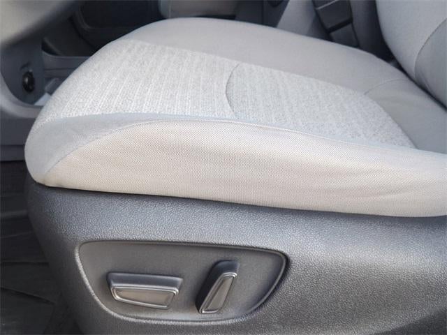 2022 Toyota Sienna LE 8 Passenger