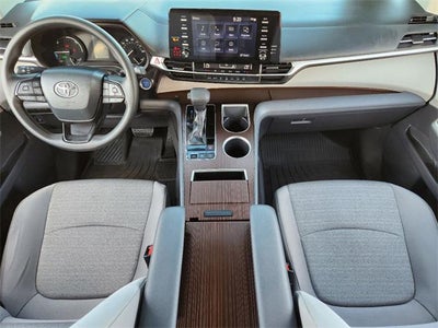 2022 Toyota Sienna LE 8 Passenger