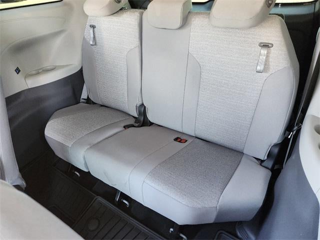2022 Toyota Sienna LE 8 Passenger