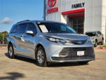 2022 Toyota Sienna LE 8 Passenger