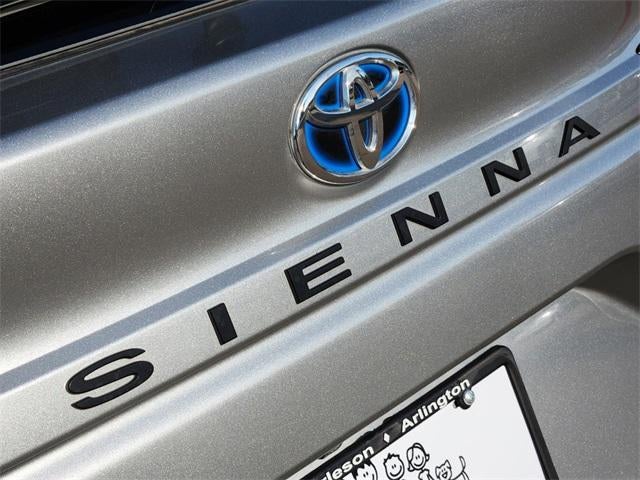 2022 Toyota Sienna LE 8 Passenger