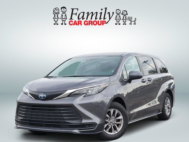 2025 Toyota Sienna LE