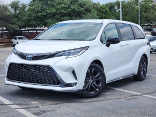 2025 Toyota Sienna XSE 7 Passenger
