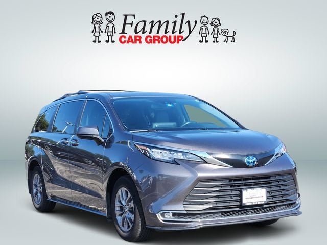 2023 Toyota Sienna XLE 8 Passenger