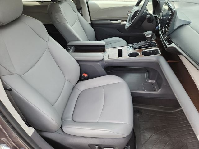2022 Toyota Sienna XLE 7 Passenger