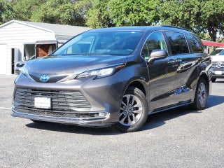 2022 Toyota Sienna XLE 7 Passenger