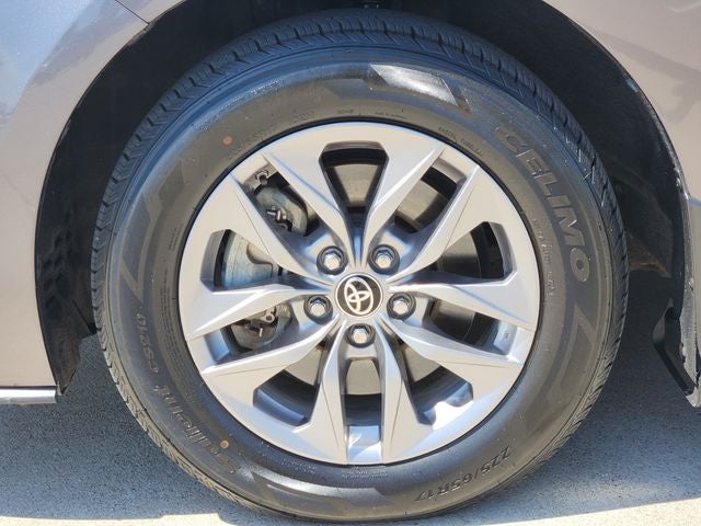 2021 Toyota Sienna XLE 8 Passenger