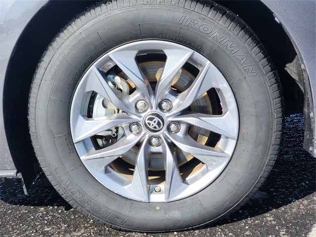 2024 Toyota Sienna XLE 8 Passenger