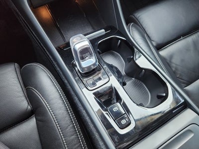2022 Volvo XC40 T5 Inscription