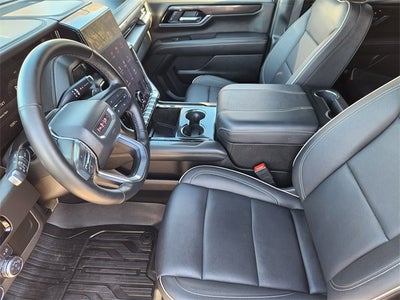 2025 GMC Yukon Elevation