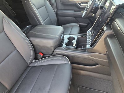 2025 GMC Yukon Elevation