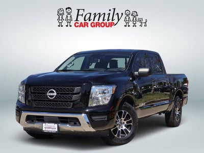 2023 Nissan Titan SV