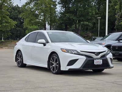 2020 Toyota Camry SE