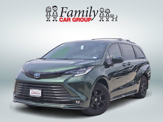 2025 Toyota Sienna Woodland Edition