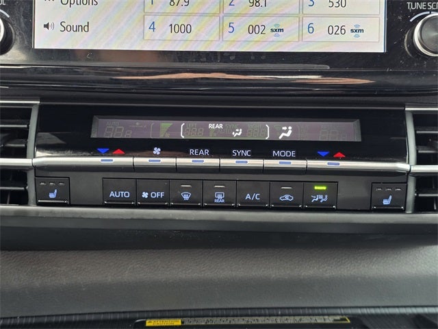 2023 Toyota Sienna Woodland Edition 7 Passenger