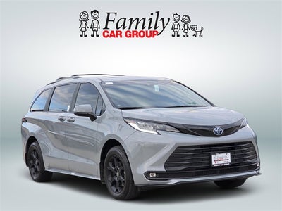 2025 Toyota Sienna Woodland Edition 7 Passenger