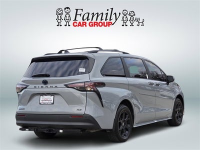 2025 Toyota Sienna Woodland Edition 7 Passenger