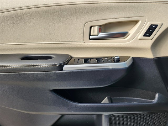 2025 Toyota Sienna Platinum 7 Passenger