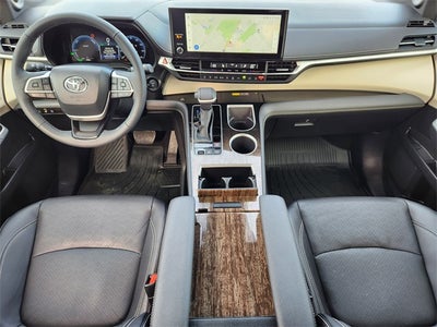 2025 Toyota Sienna Platinum 7 Passenger