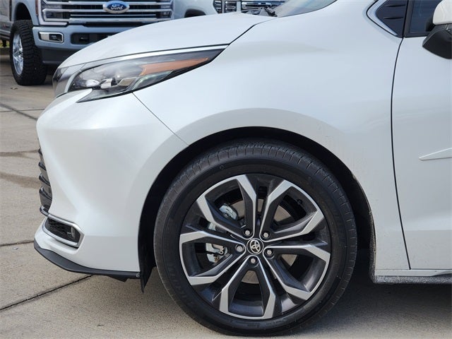 2025 Toyota Sienna Platinum 7 Passenger