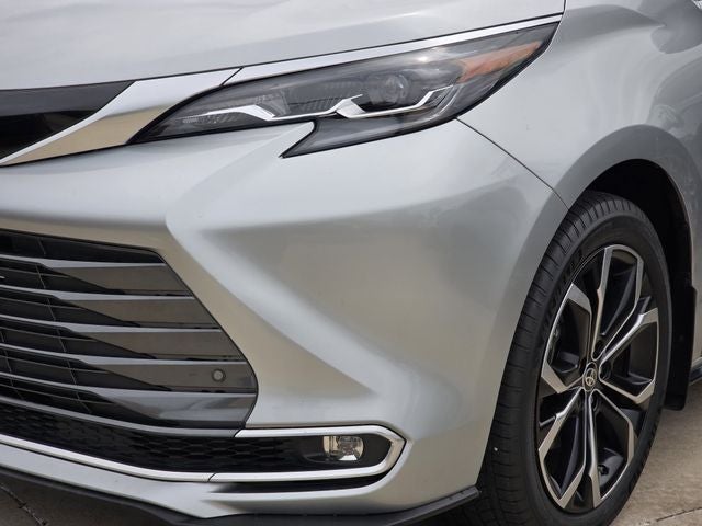 2025 Toyota Sienna Platinum 7 Passenger