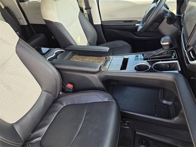 2025 Toyota Sienna Platinum 7 Passenger