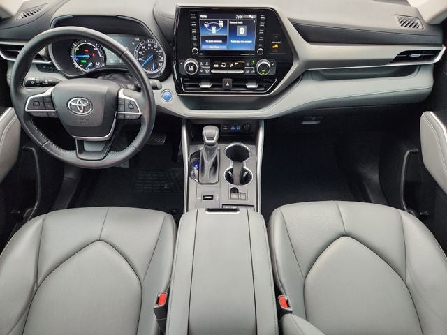 2022 Toyota Highlander Hybrid XLE