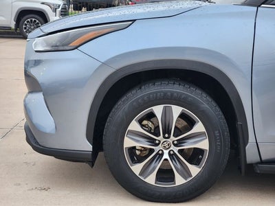 2022 Toyota Highlander Hybrid XLE