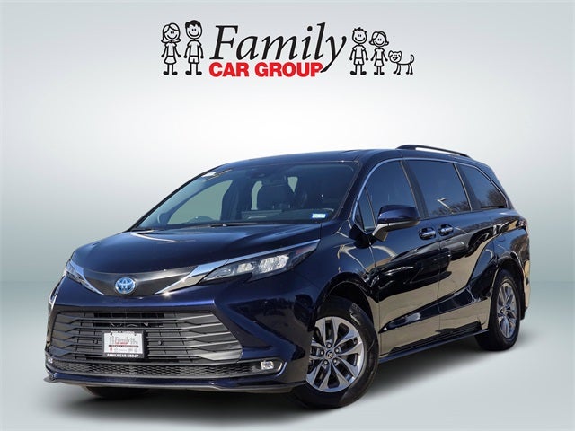 2025 Toyota Sienna XLE 8 Passenger