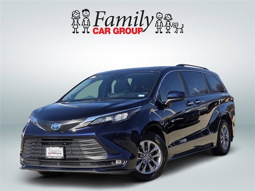 2025 Toyota Sienna XLE 8 Passenger