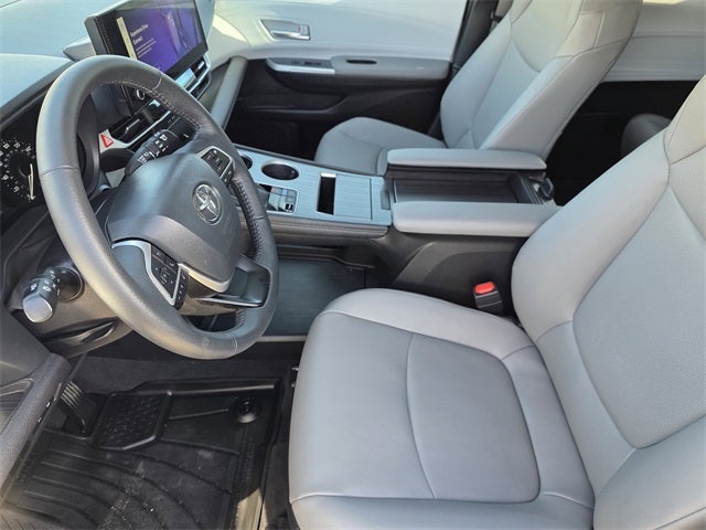 2025 Toyota Sienna XLE 8 Passenger
